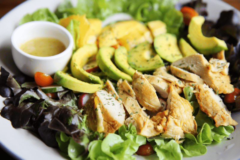 CHICKEN-AVOCADO CAPRESE SALAD